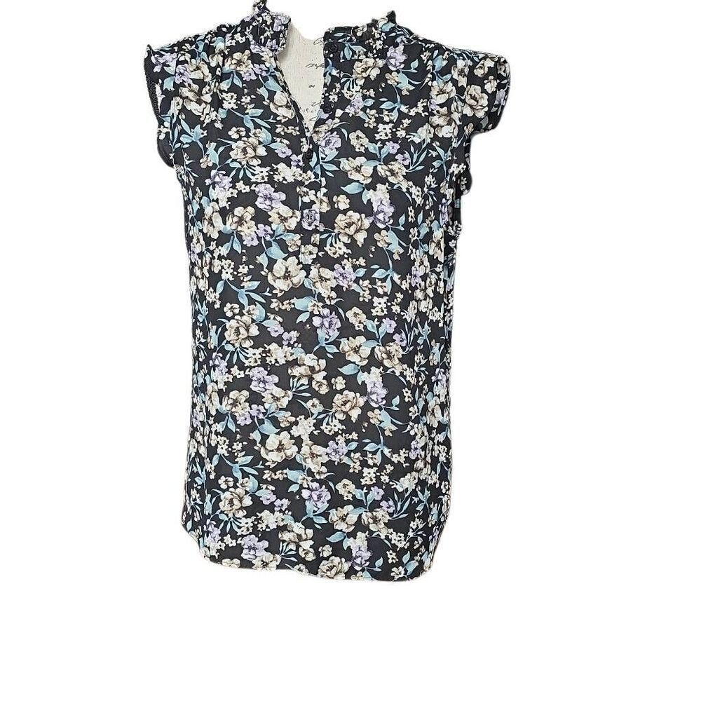 Blousology Women's Size Small Black Floral Print Sleeveless Ruffle Blouse